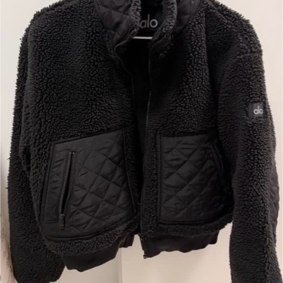 ALO Yoga Women's Black Sherpa edge bomber Jacket - Picture 2 of 5